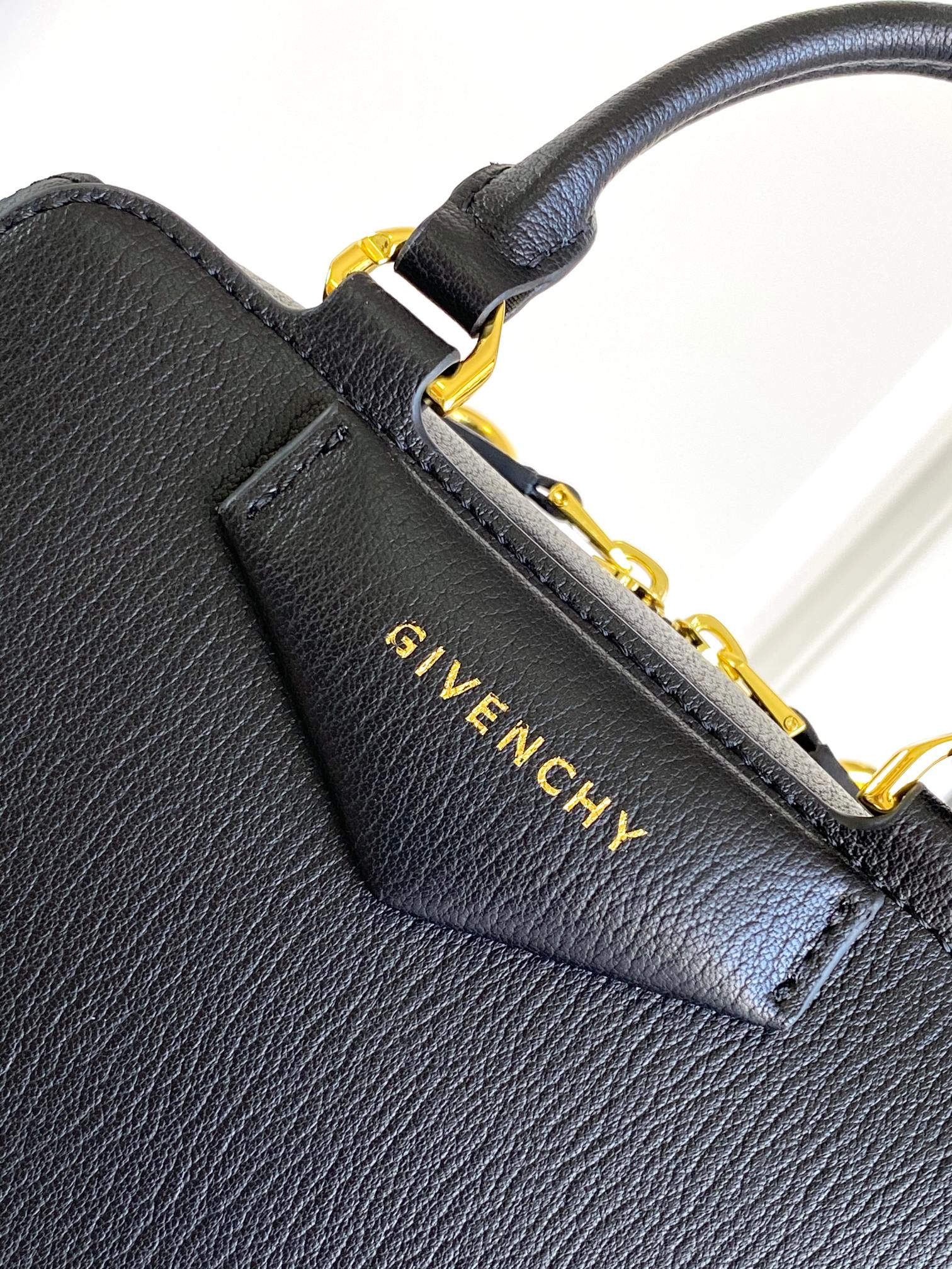 G1uenchy anyigona cube tote-13*19*22cm