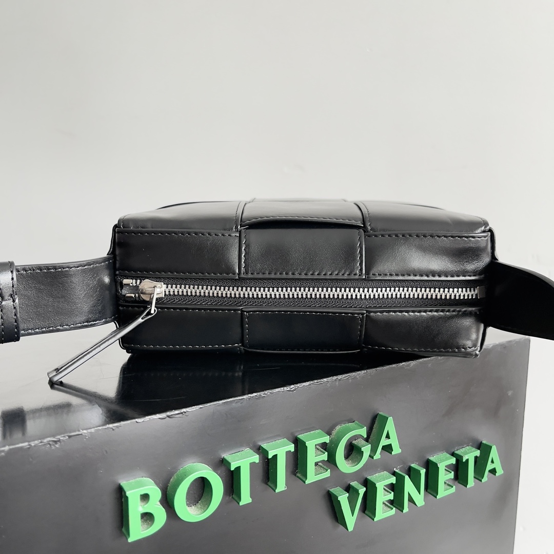 b0tte*a Ven*ta mini cassette bag-21*13*6.5cm
