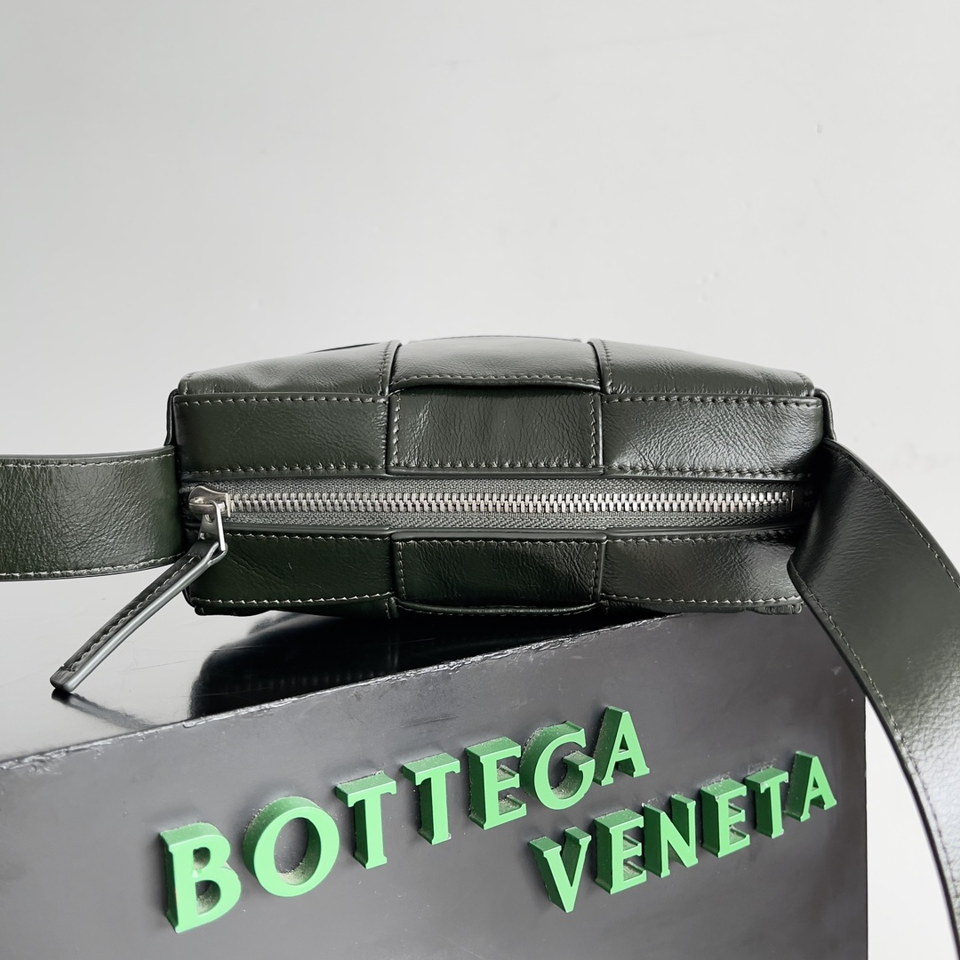 b0tte*a Ven*ta mini cassette bag-21*13*6.5cm