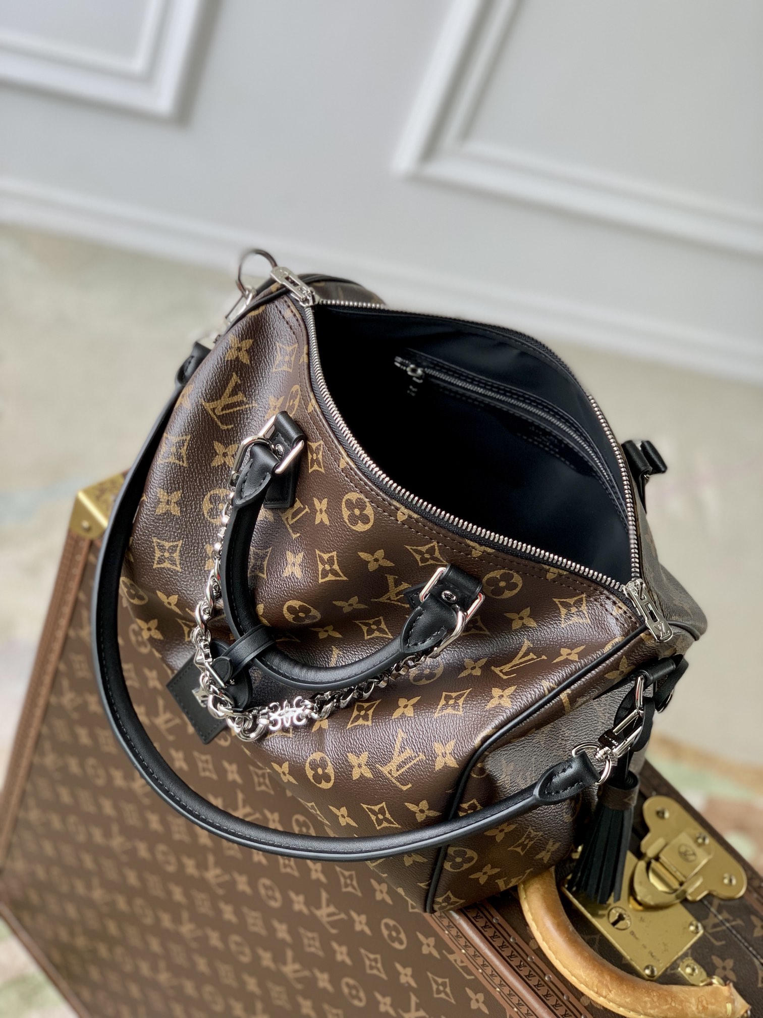 l0vis Vvtt0n speedy soft 30 dark bag -21 x 17 x 30cm