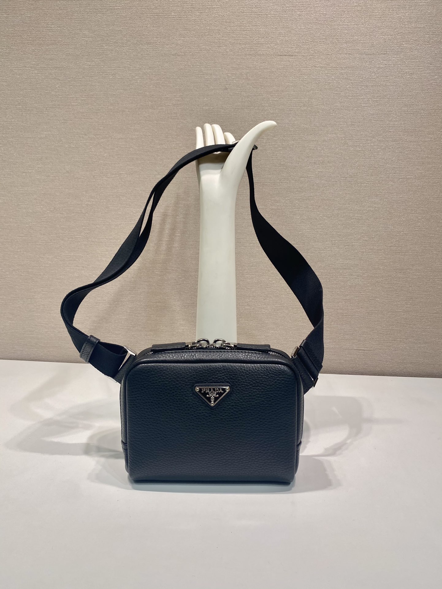 Pra*a Pra*a leather shoulder bag-2vh184-19.5*13.5*6cm