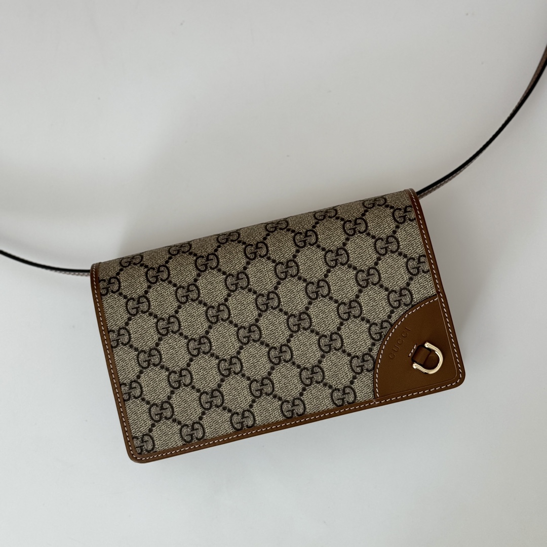 Gvc*1 gg emblem bag-20*12.5*5cm