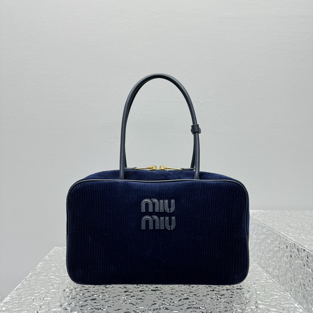 M1um1u women