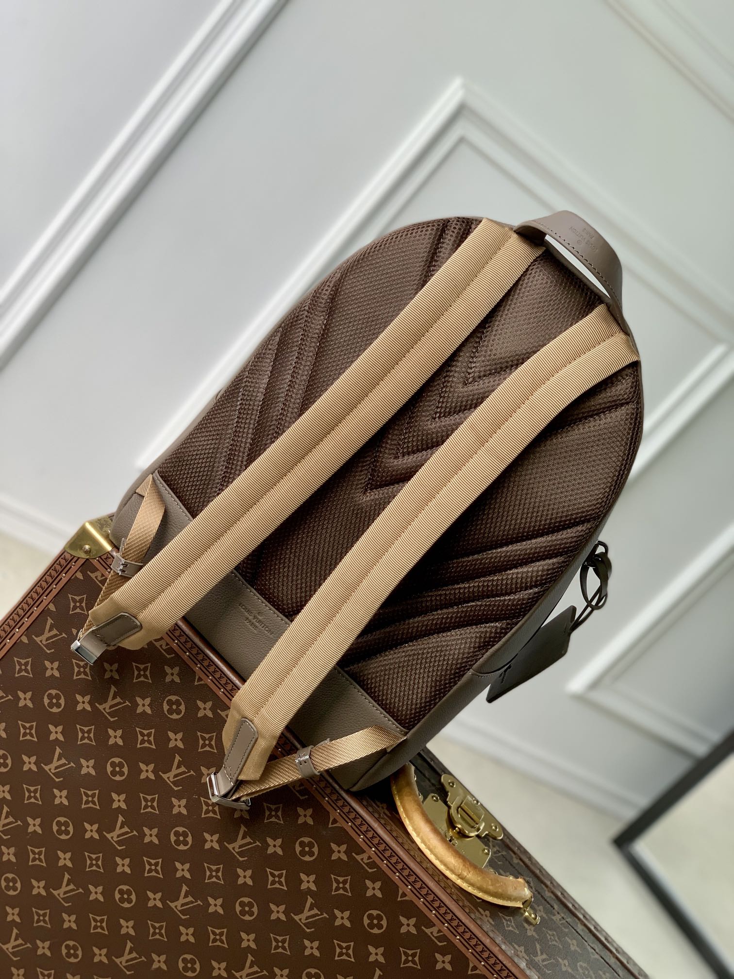 l0vis Vvtt0n takeoff backpack-43 x 14 x 30cm