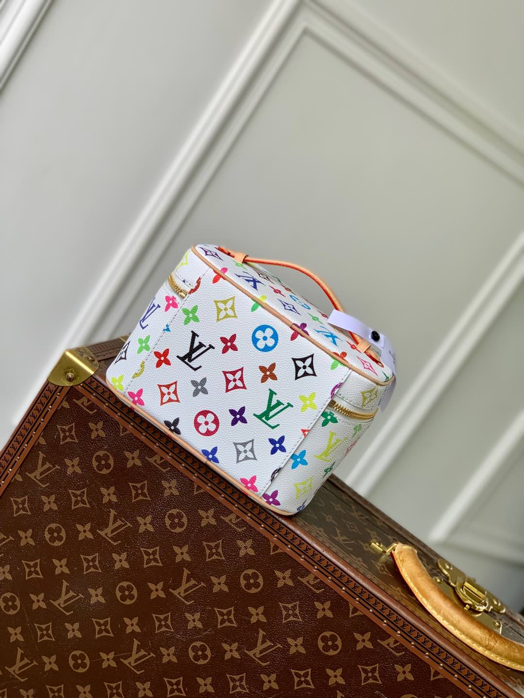 l0vis Vvtt0n nice cosmetic bag