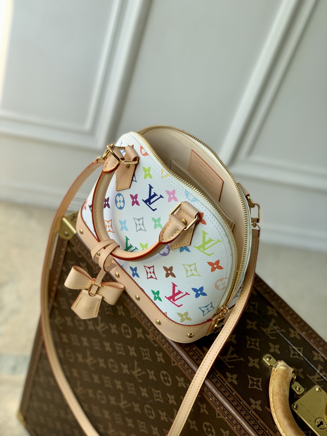 l0vis Vvtt0n damierlicious alma bb m12561-23.5 x 17.5 x 11.5cm