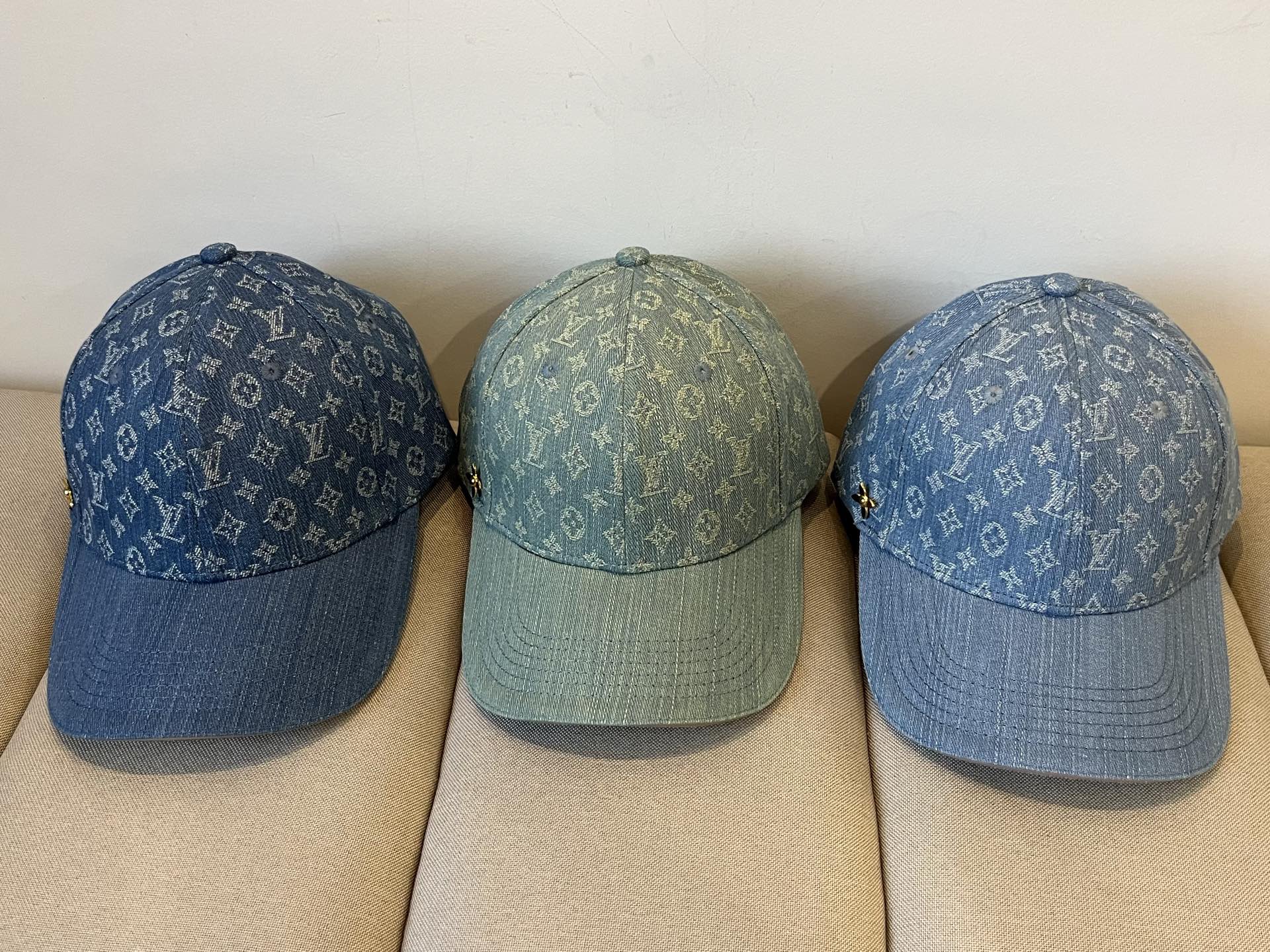 Lou*s Vu*tton Hats