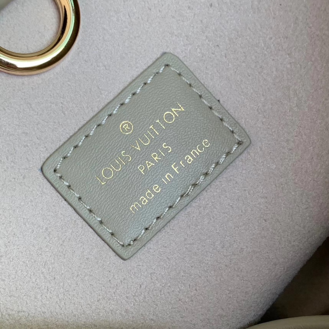 l0vis Vvtt0n lock it tote mm-36×29×15cm