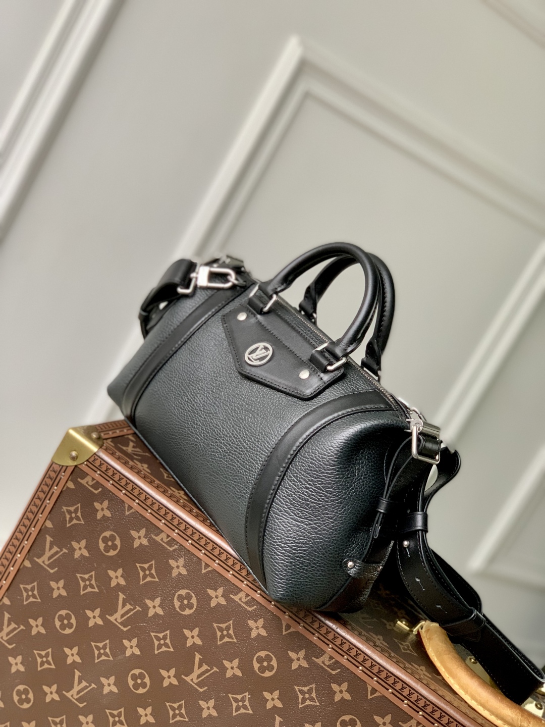 l0vis Vvtt0n biker handbags-m14721-12 x 12 x 30cm