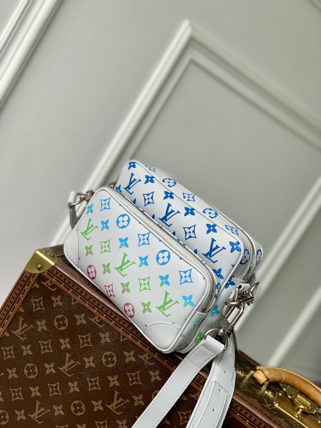l0vis Vvtt0n nil bag m13897-25*17.5*11cm