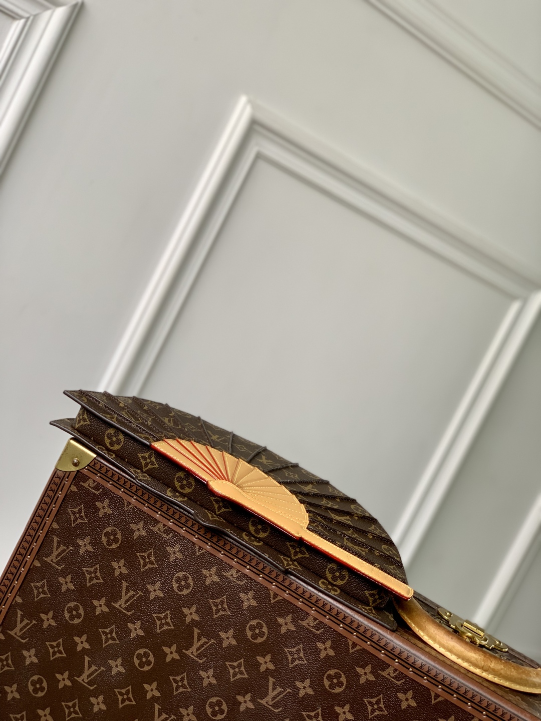 l0vis Vvtt0n fan bag-19 x 6 x 37cm