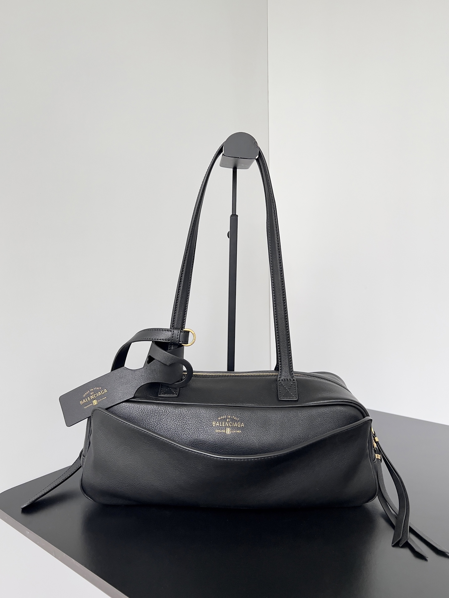 Ba1en*iaga carrie bag-30.9*11.9*11.9cm