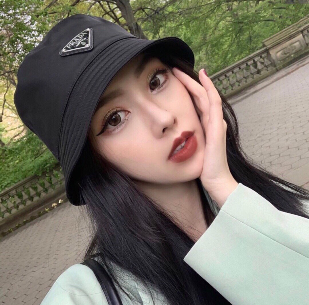 Pra*a hats