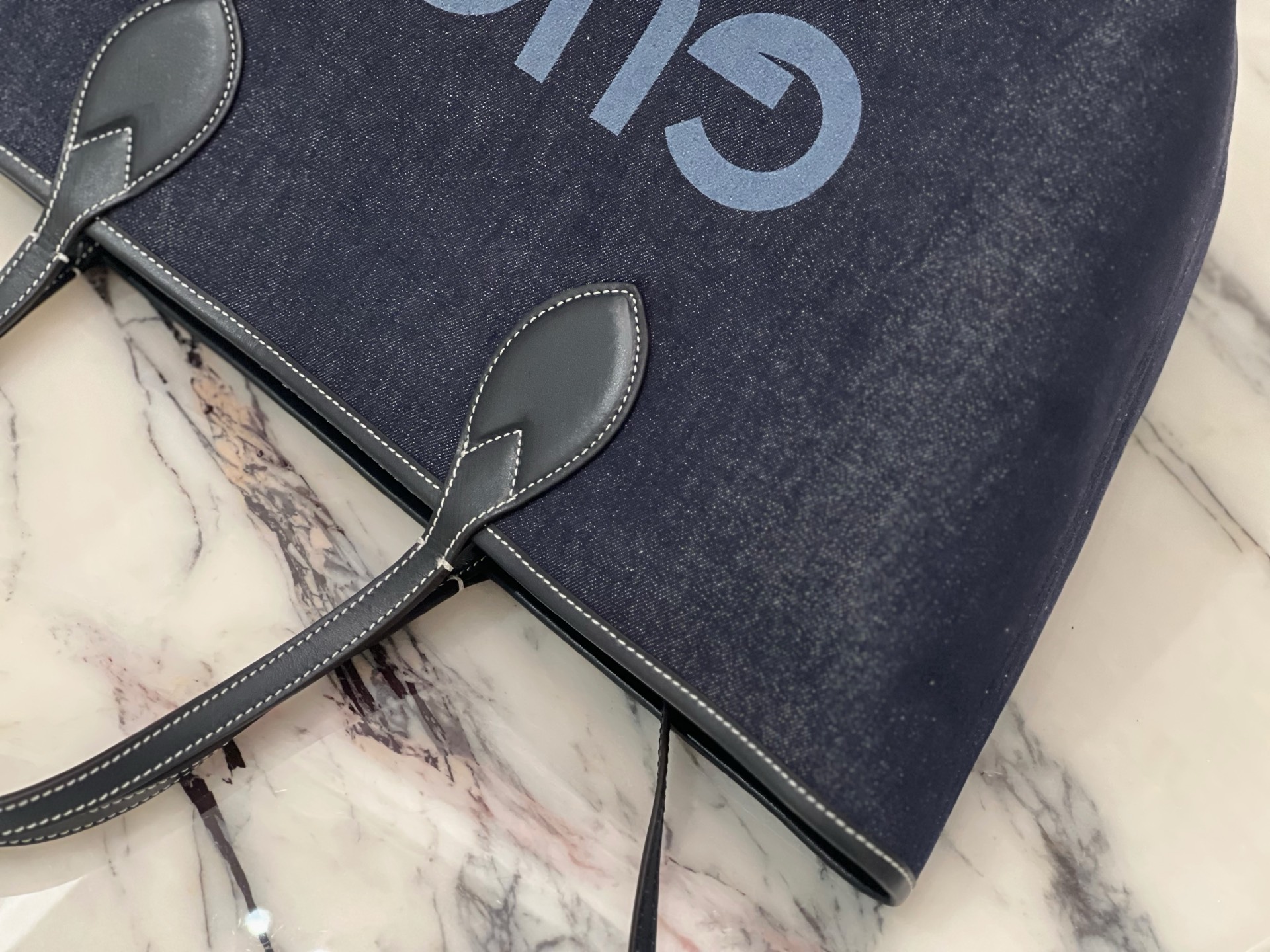 gv*c* totissima reversible tote in dark blue De*1m -30.5 × 28 × 27cm