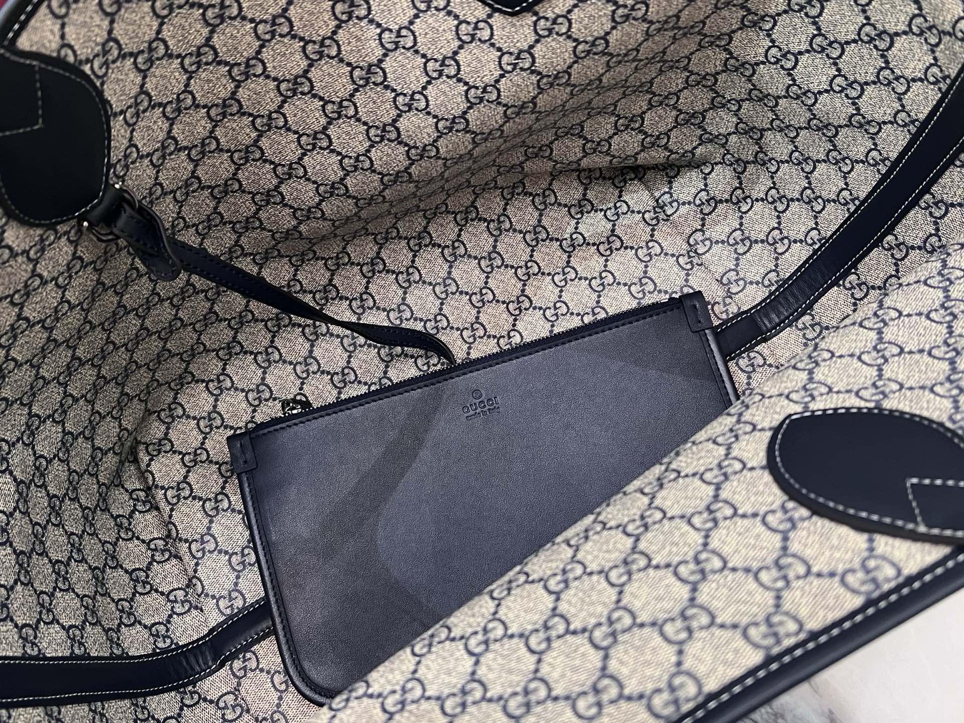 gv*c* totissima reversible tote in dark blue De*1m -30.5 × 28 × 27cm