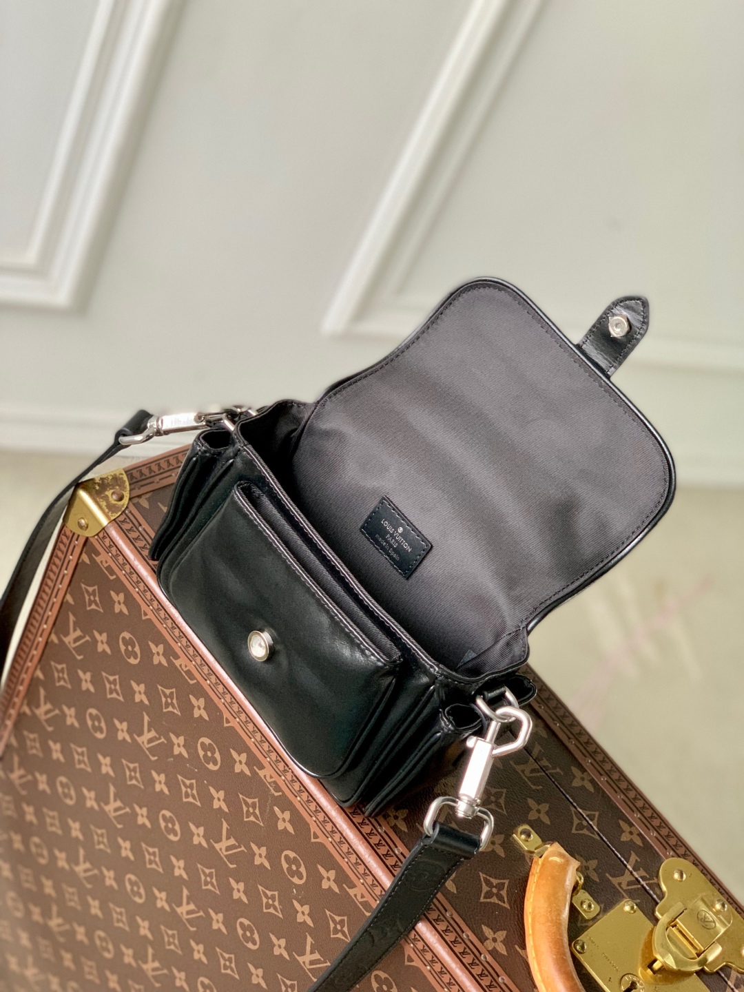 l0vis Vvtt0n cargo mini bag- m14742- 10 x 23 cm