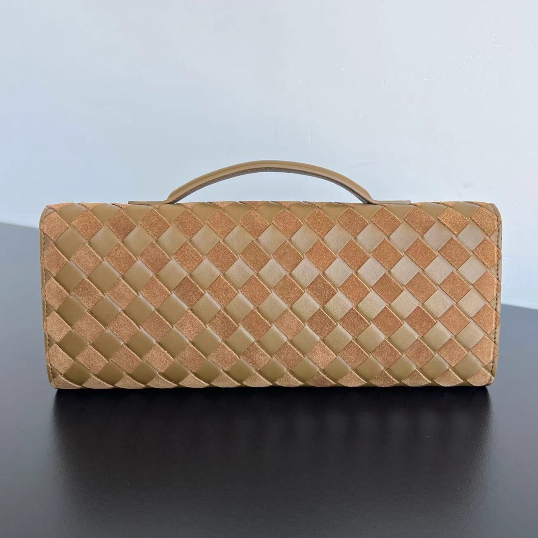 b0tt*ga Ven*ta clutch-31x13x3 cm