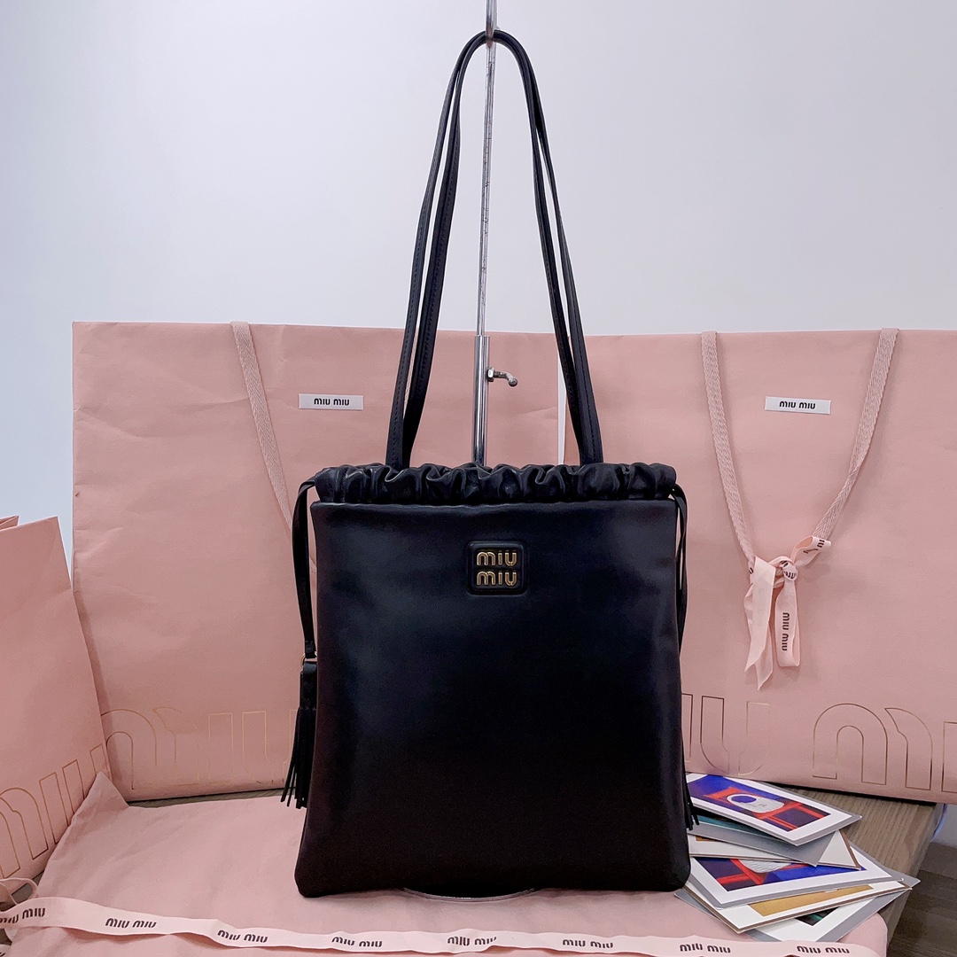 M1v M1v joie leather bag--28 x31cm