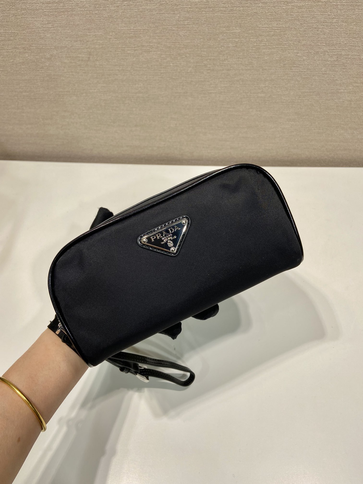 Pra*a pouch 2ne063-19*9*7cm