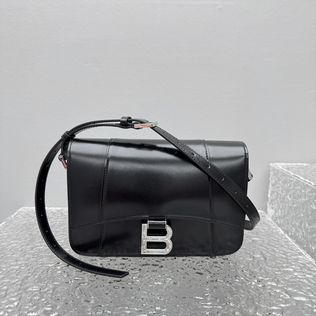 Ba1en*iaga hourglass bag-26*18*7cm