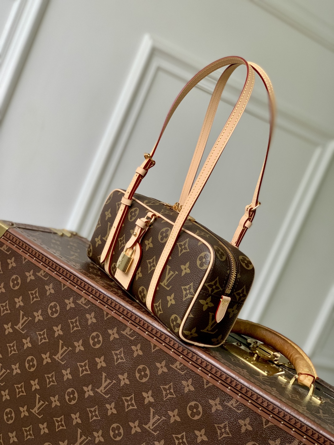 l0vis Vvtt0n hang on monogram handbag-m47031-11.5 x 6.5 x 26 cm