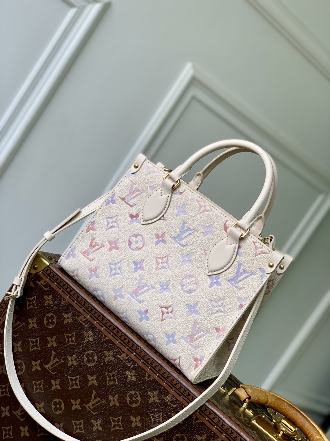 l0vis Vvtt0n onthego monogram bold handbag-m14576-19 x 11.5 x 25cm