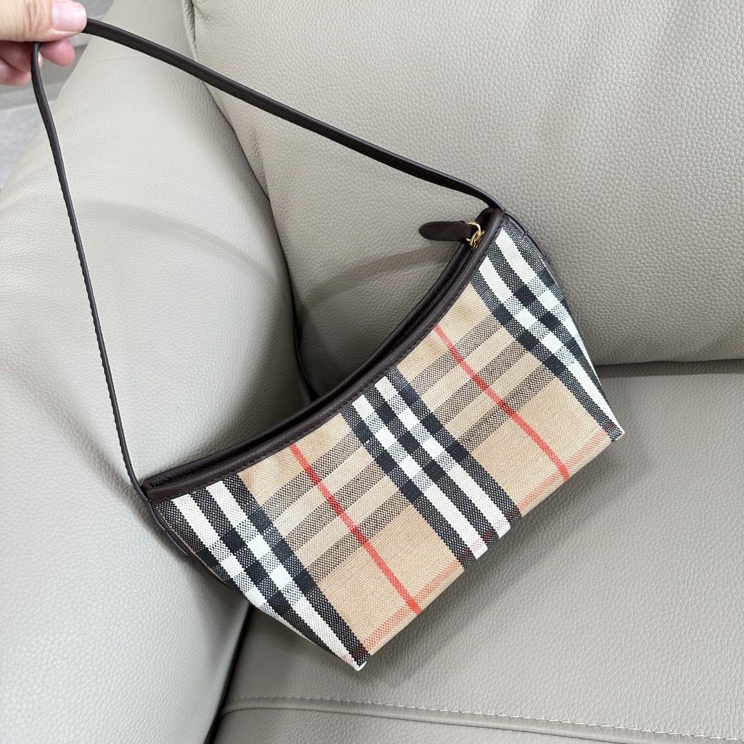 Bv*b*rry vintage bag-25.5x 12 x 16cm