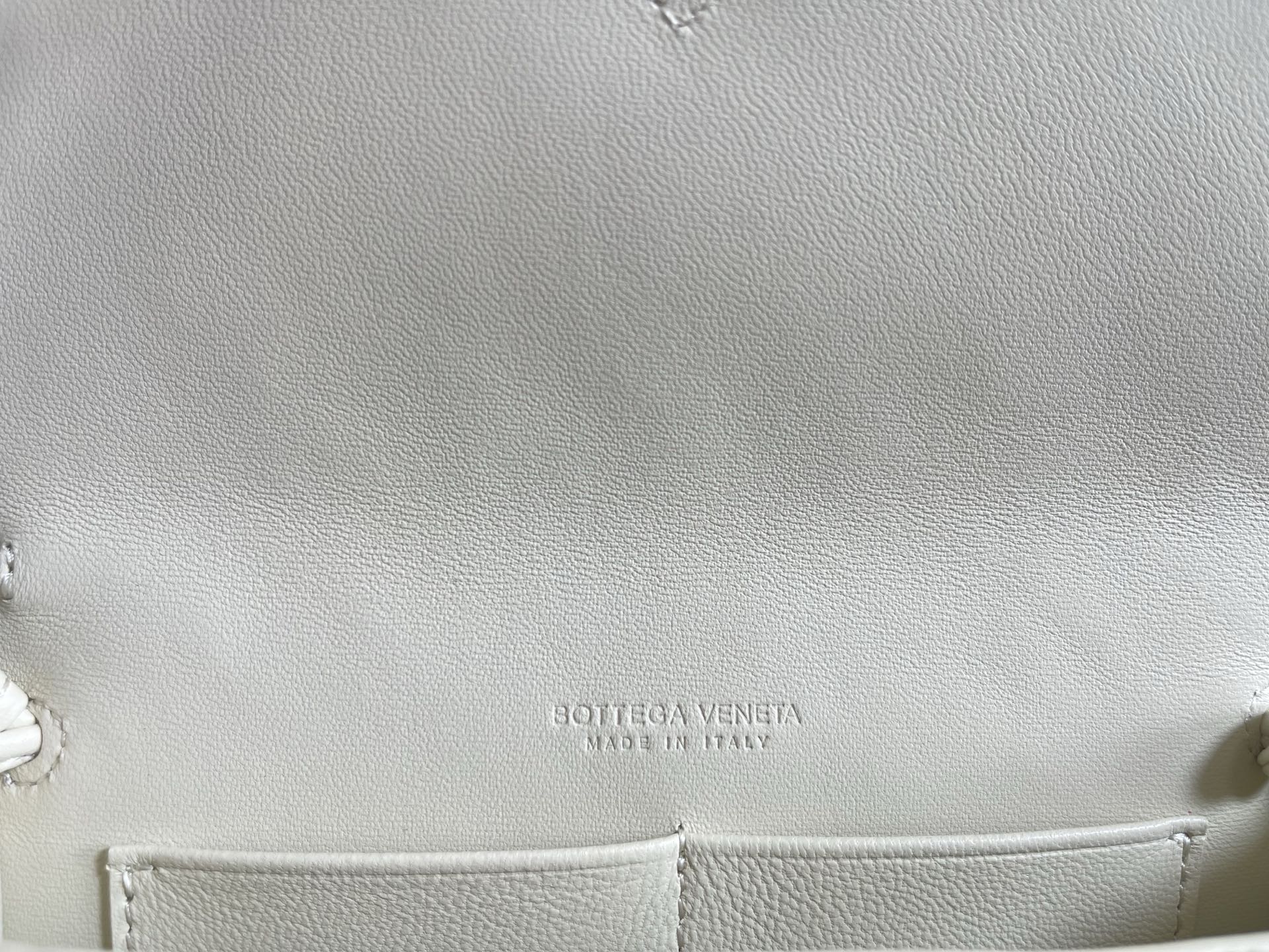b0tt*ga Ven*ta andiamo pouch-12.6*19*2cm