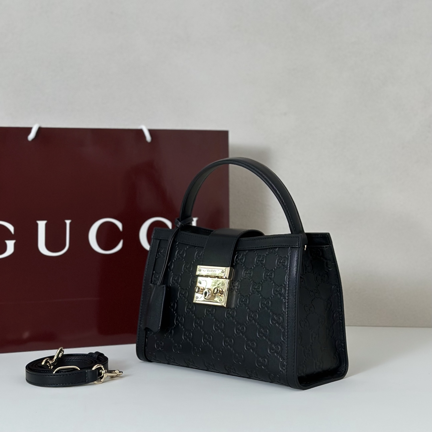 Gvc*1 padlock tote bag-25.5*17.5*10cm