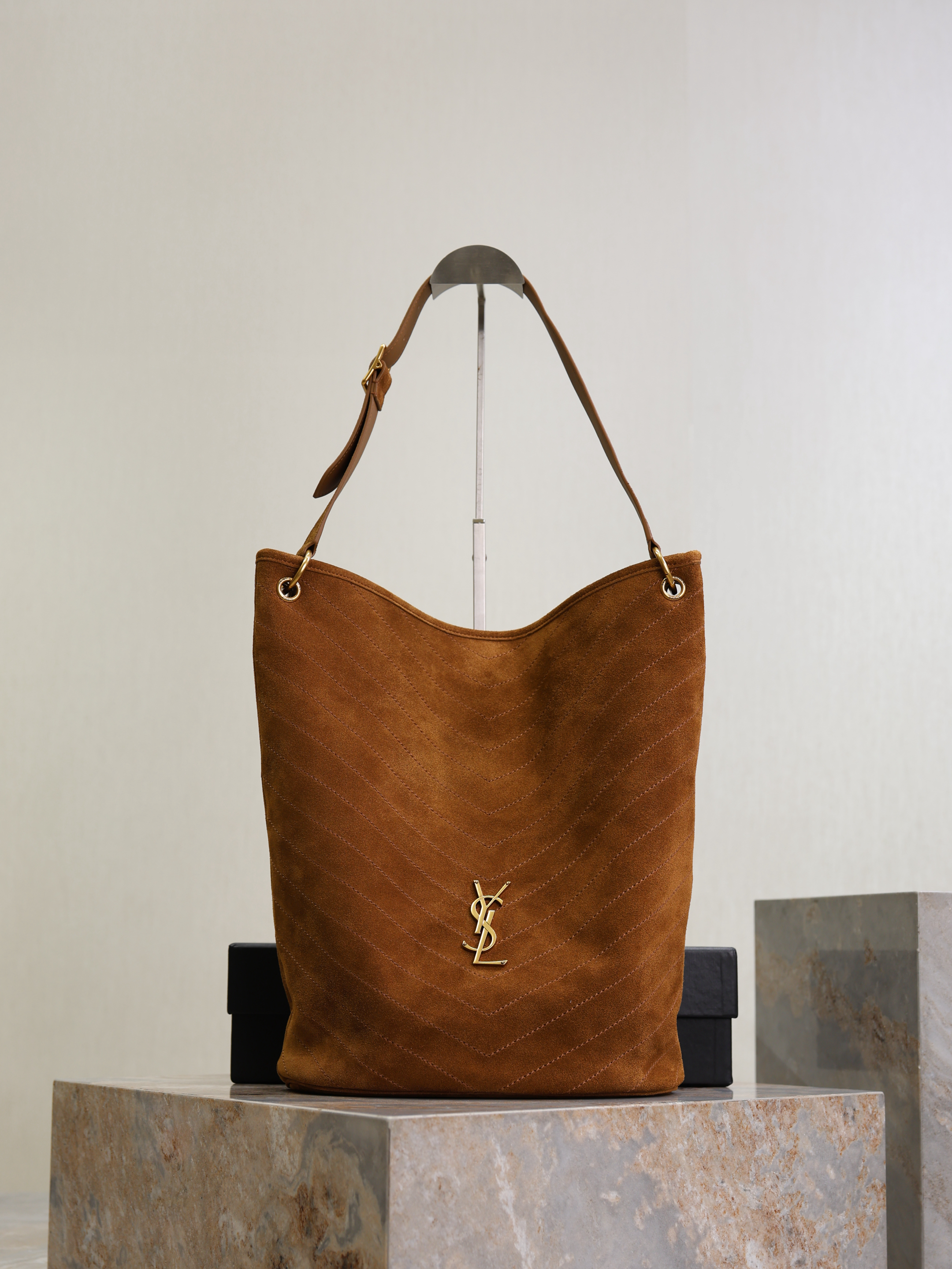 Y51 niki le cassandre- 33×16×40cm