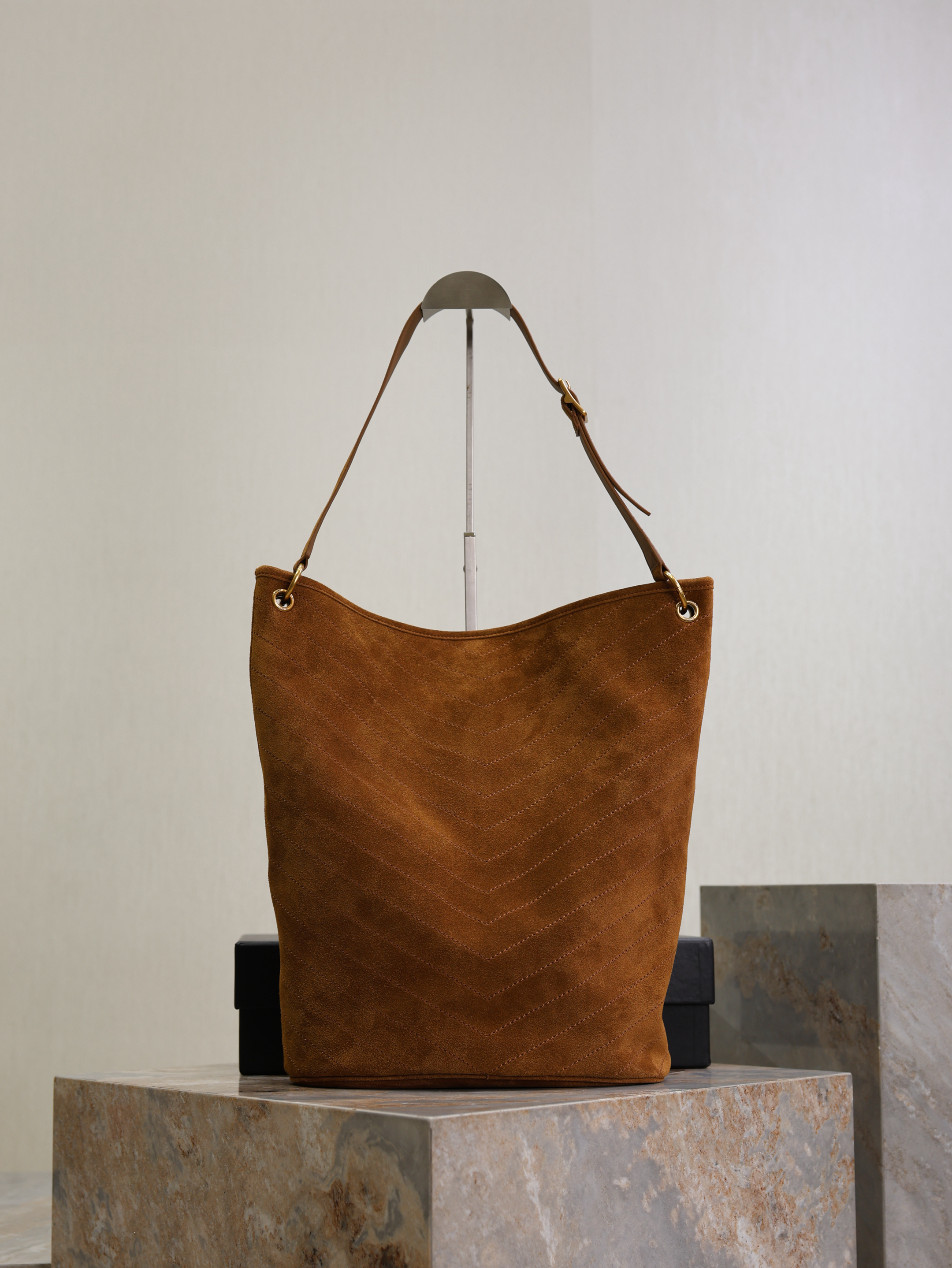 Y51 niki le cassandre- 33×16×40cm