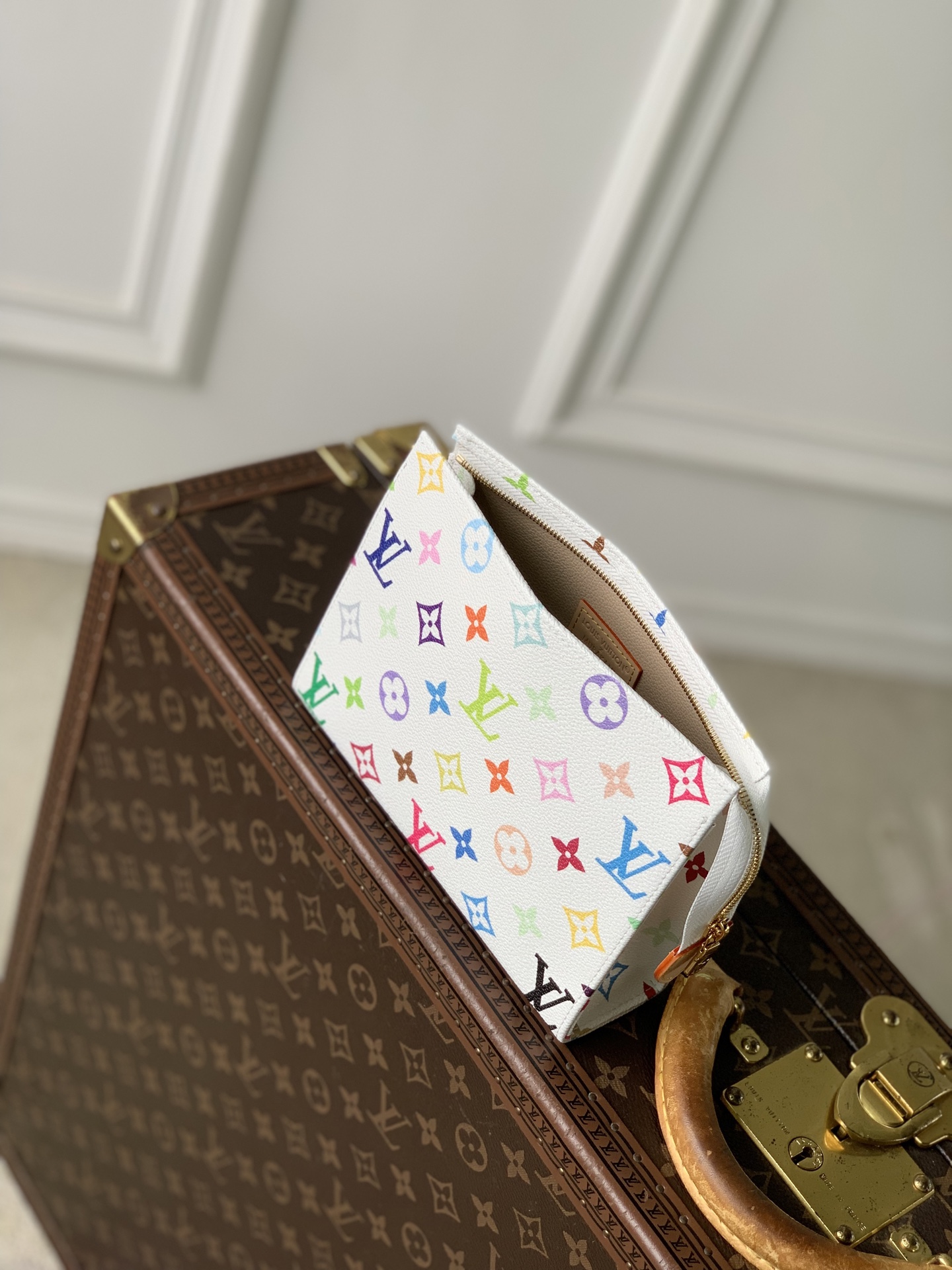 L0vis Vvtt0n Hills Pochette-15 x 6 x 19CM