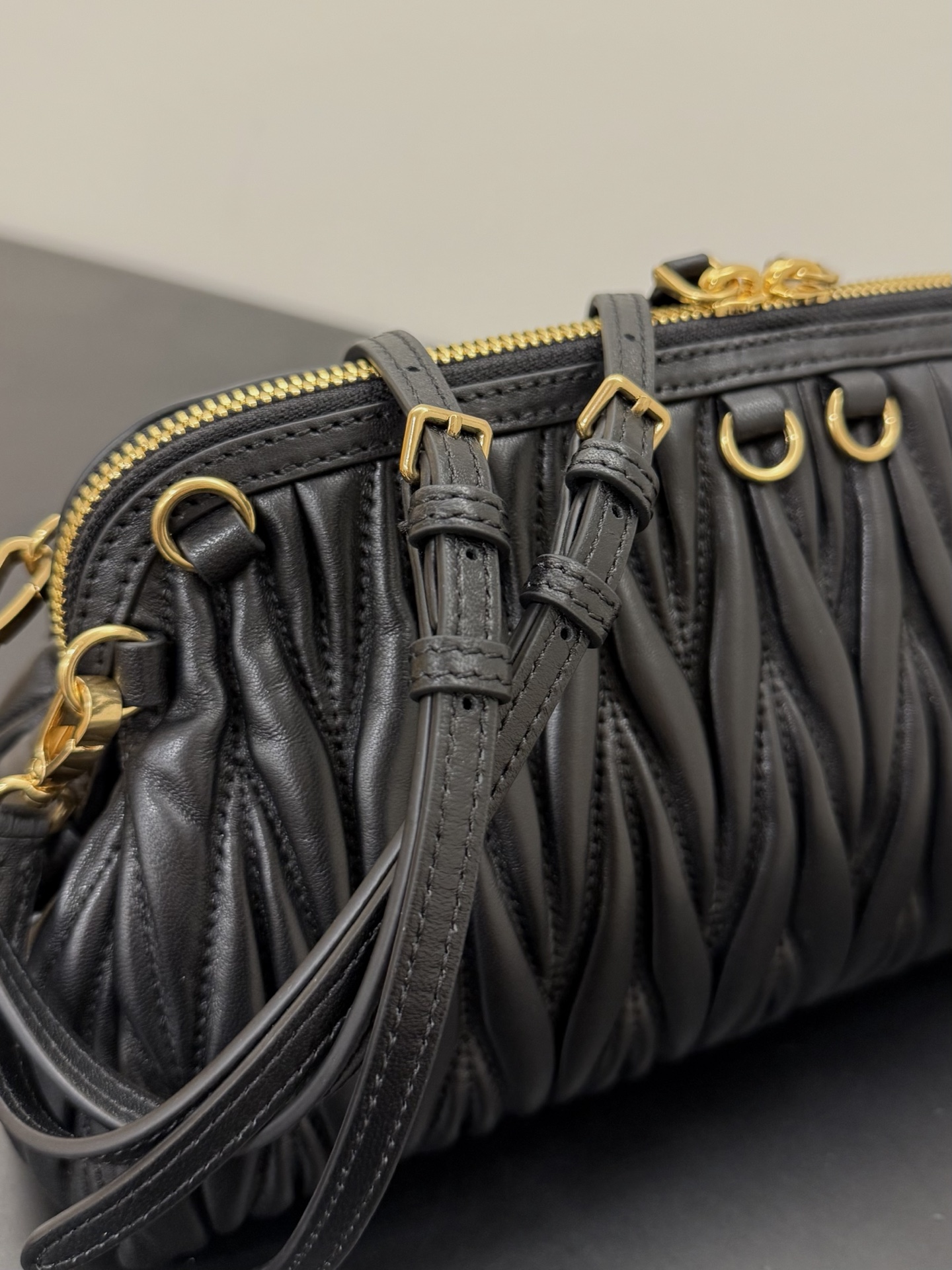 Miu Miu Matelassé Leather Clutch Bag-28* 14.5* 10CM