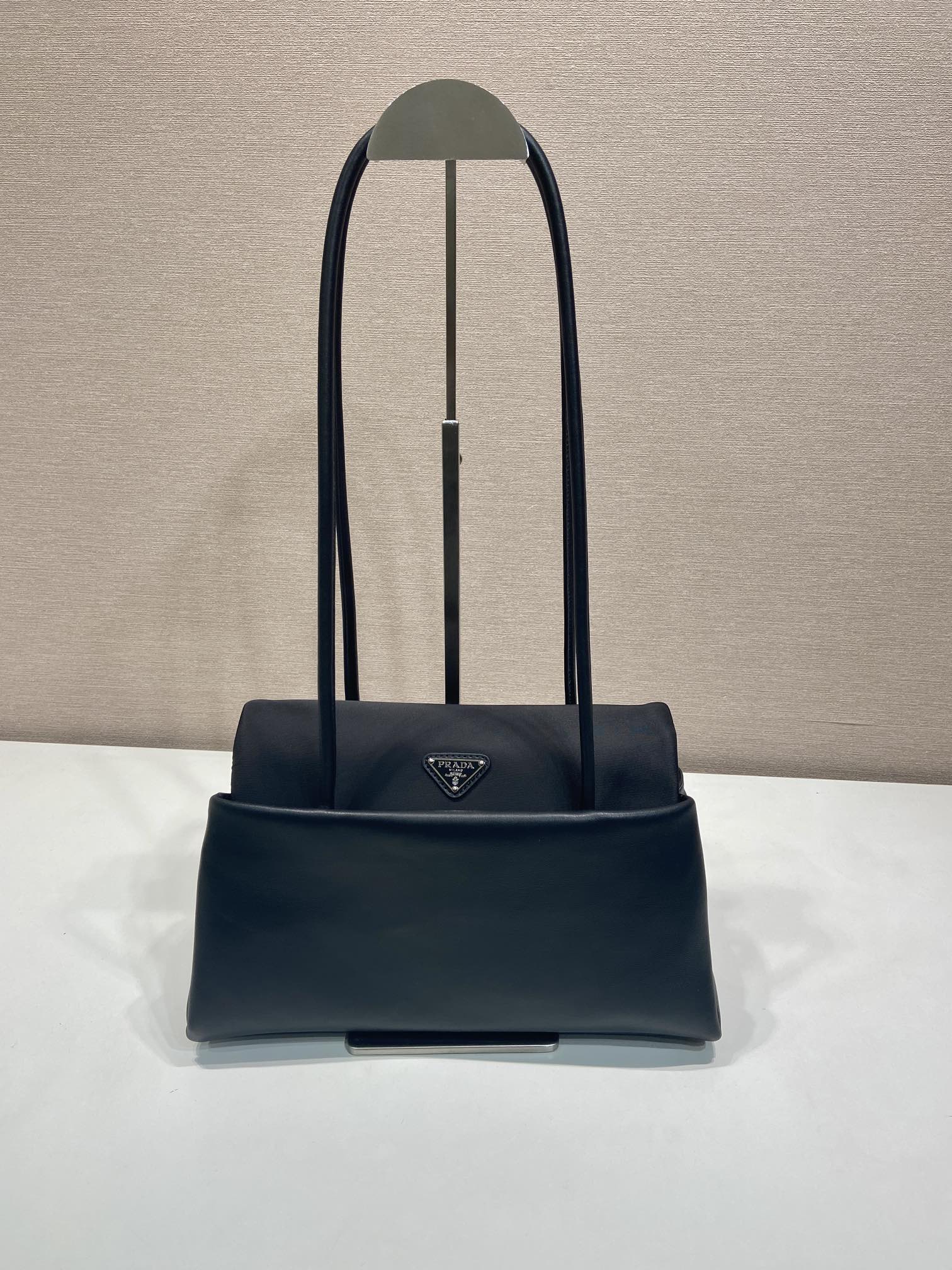 Pra*a Black Passage Medium Leather Bag-1BA495-28*14.5*12cm