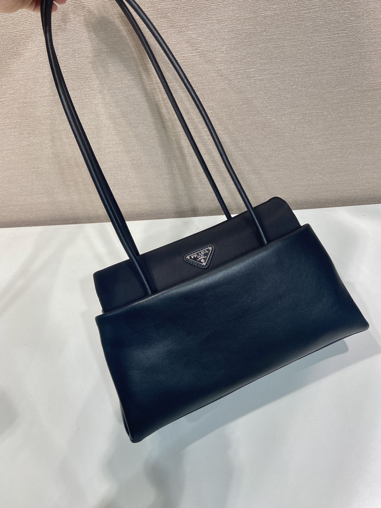Pra*a Black Passage Medium Leather Bag-1BA495-28*14.5*12cm