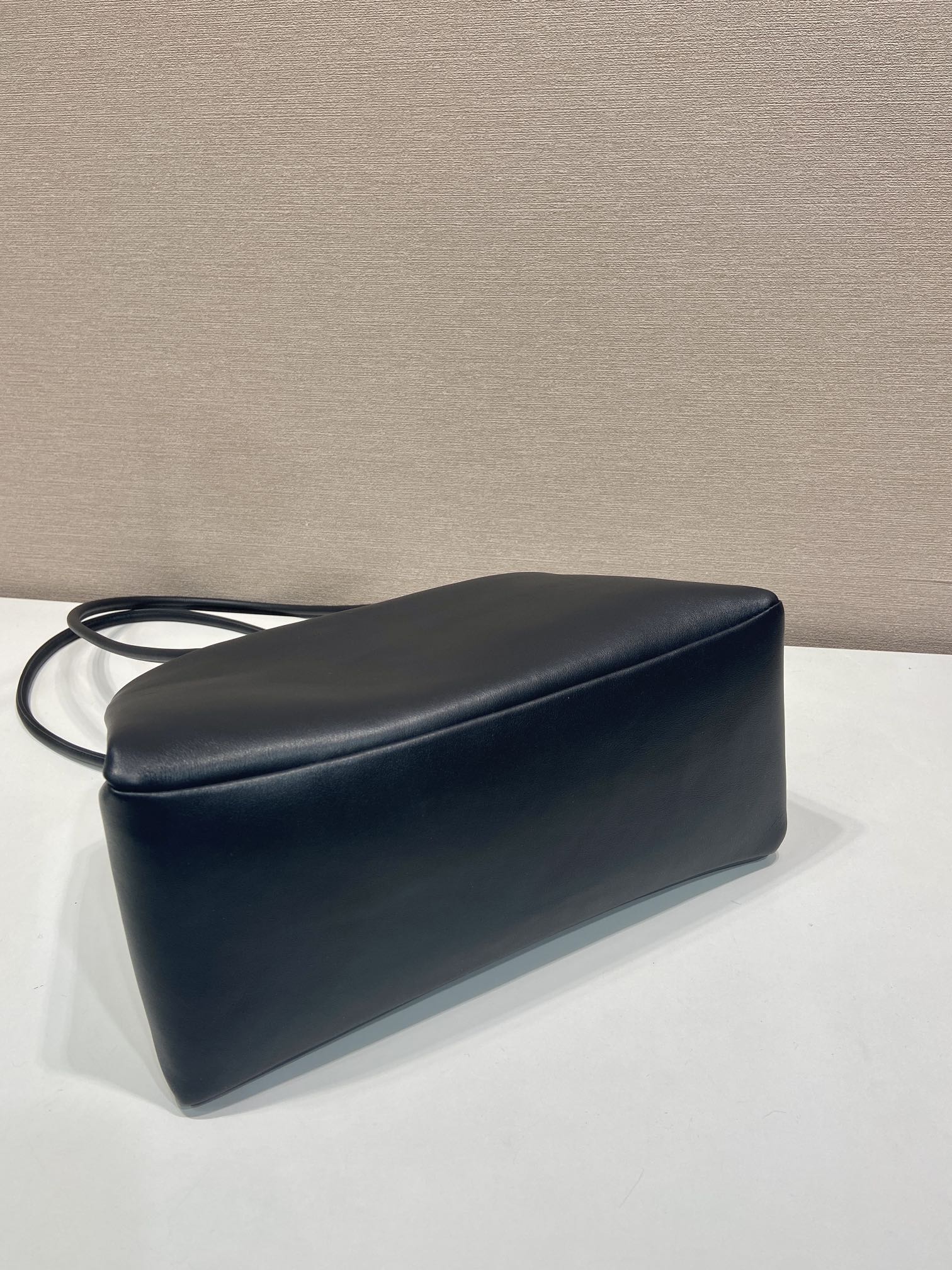 Pra*a Black Passage Medium Leather Bag-1BA495-28*14.5*12cm