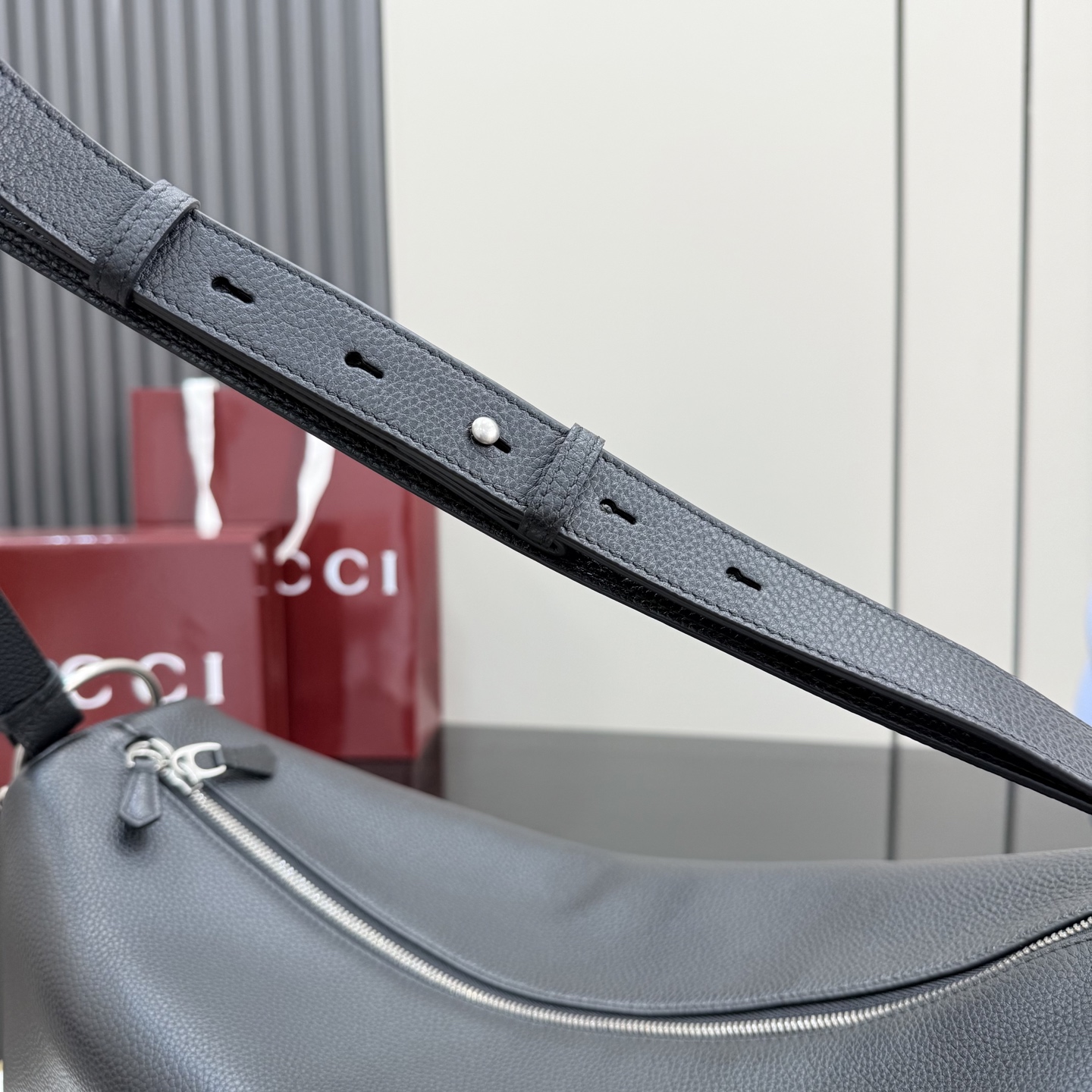 Gv*c*i Grained Leather Crossbody Bag-44*21*15CM