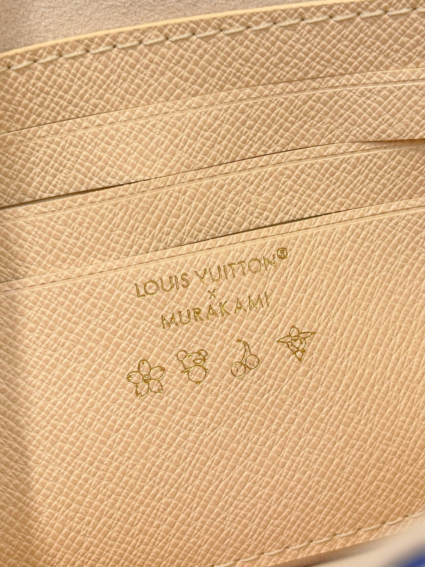 L0vis Vvtt0n Wallet on Chain Ivy-23.5 x 12 x 4.3CM
