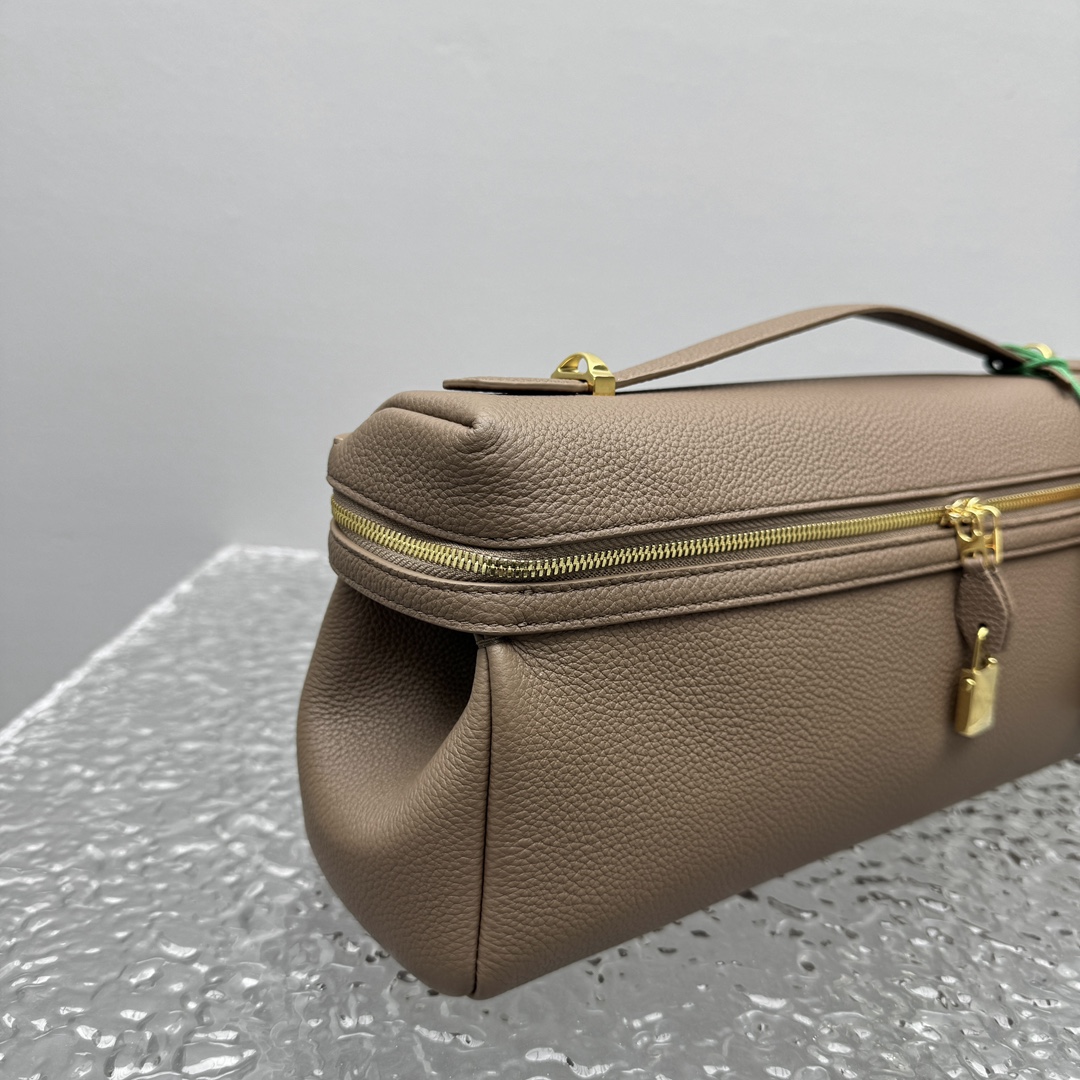 L0r0 P1ana Extra Softy Bag L33-33*14*9CM
