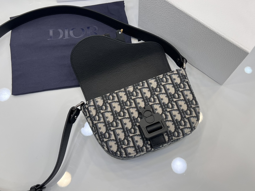 Diro Mini Saddle Messenger Bag with Flap Black-19.5*13*4.3CM