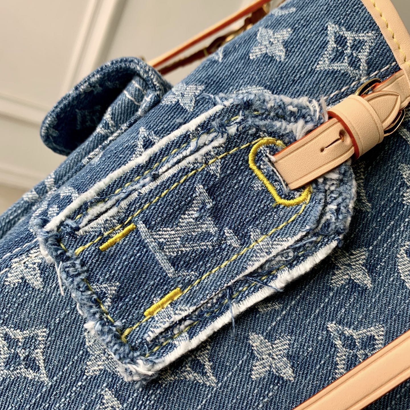 L0vis Vvtt0n Carryall Cargo PM Monogram Denim-33.5 x 23 x 15CM