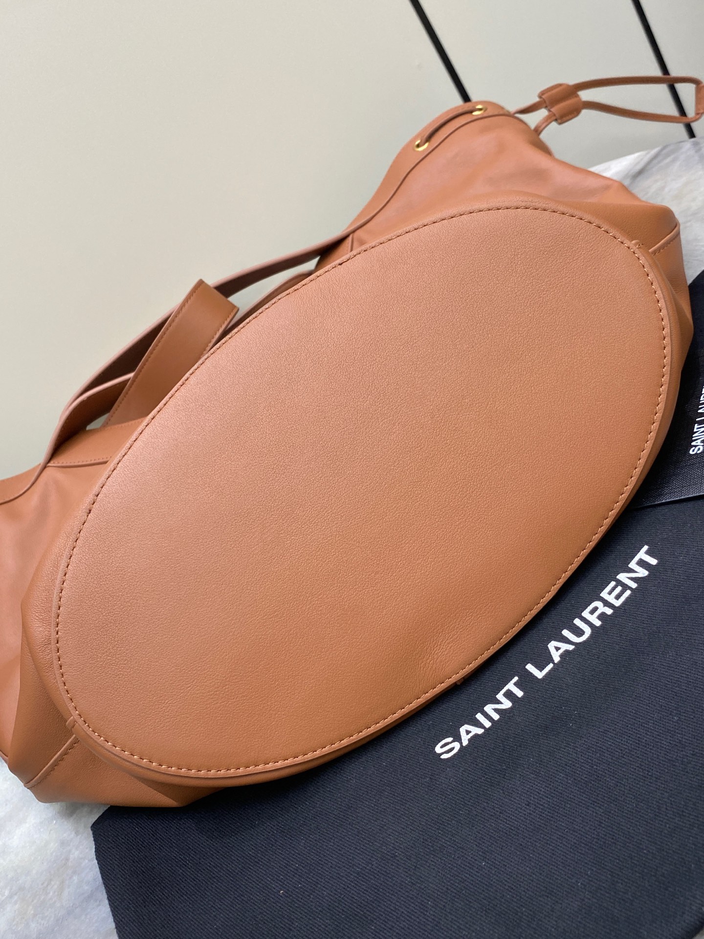 Sa1nt Lau*nt Santorini Lux Calfskin Y Drawstring Tote-26/50×15×34CM