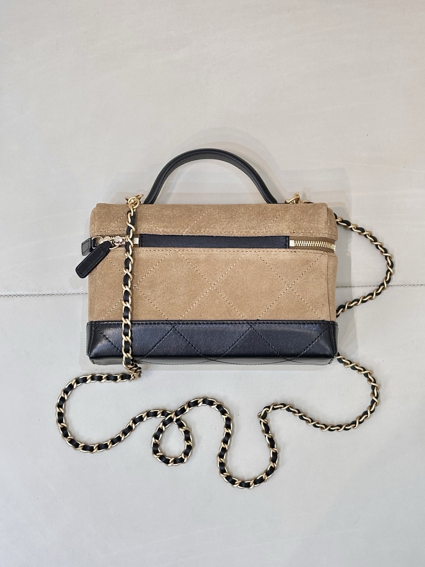 Ch@nel Vanity With Chain - Suede-17×19.5×5CM