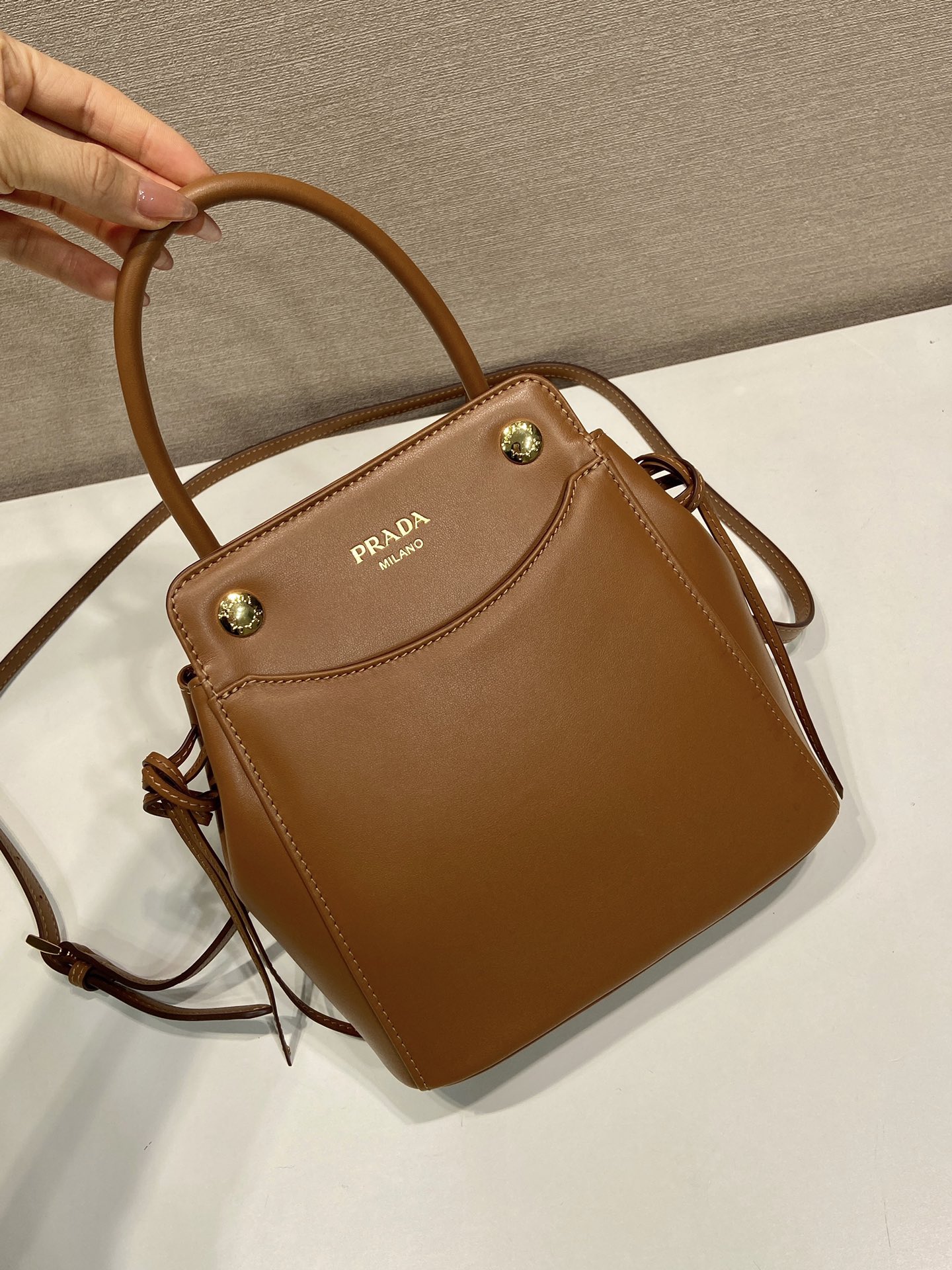 Pra*a Carry Leather Handbag 1BA496-19*21*7CM