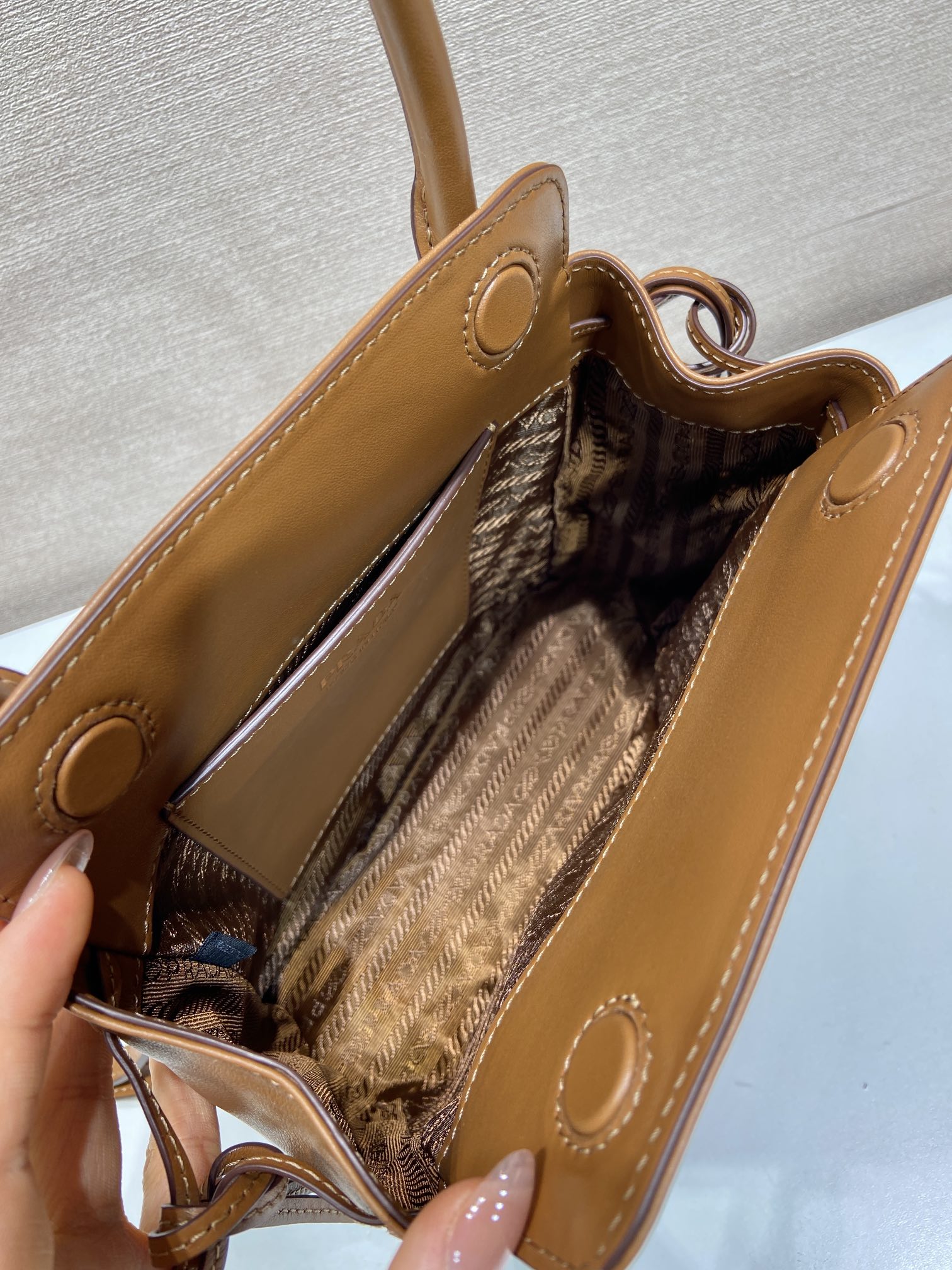 Pra*a Carry Leather Handbag 1BA496-19*21*7CM