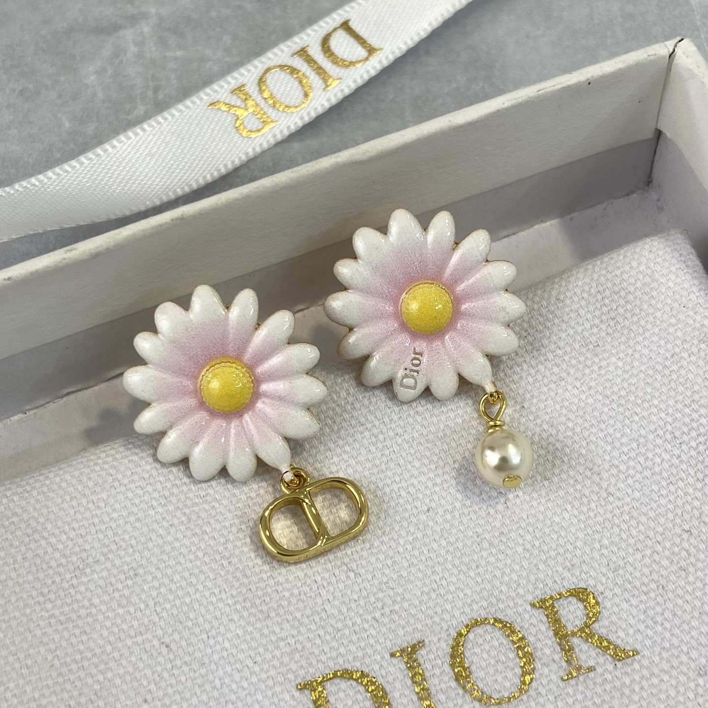 Diro Earring