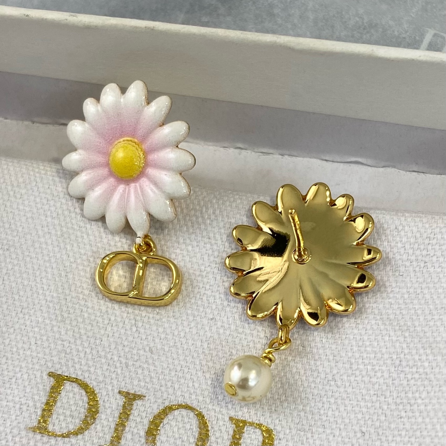 Diro Earring