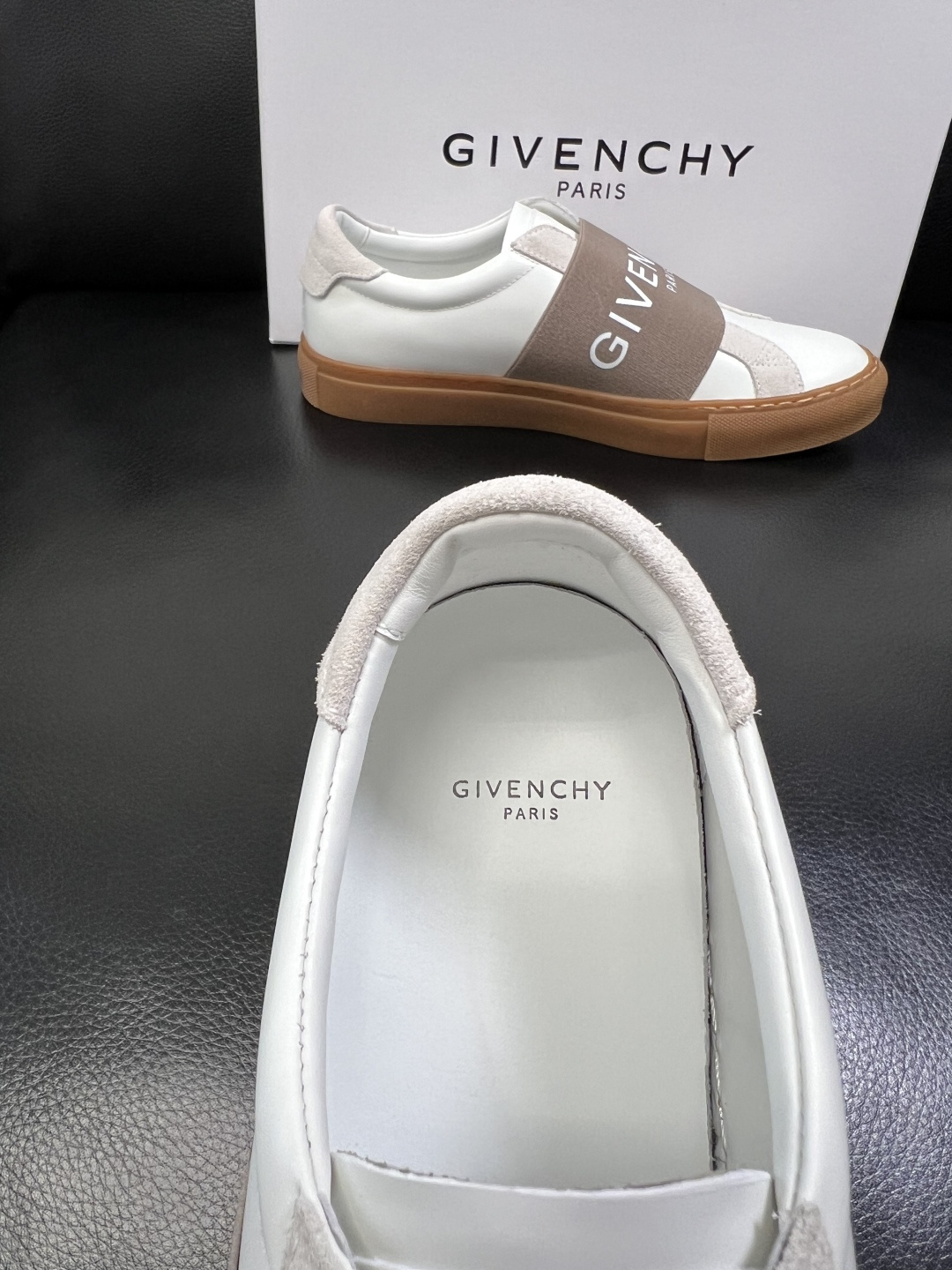 Gienvchy Sneakers