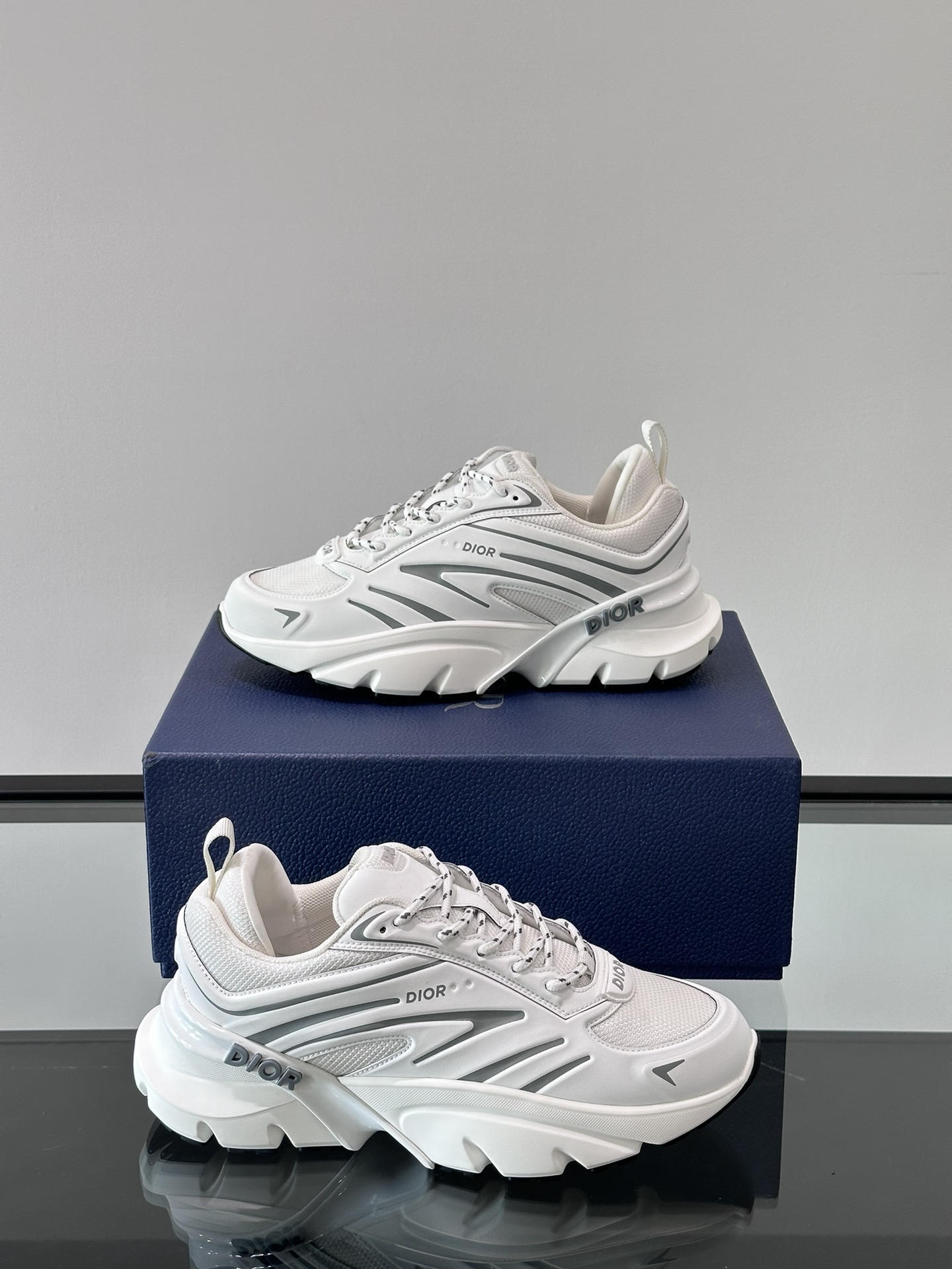 Diro Sports Sneakers