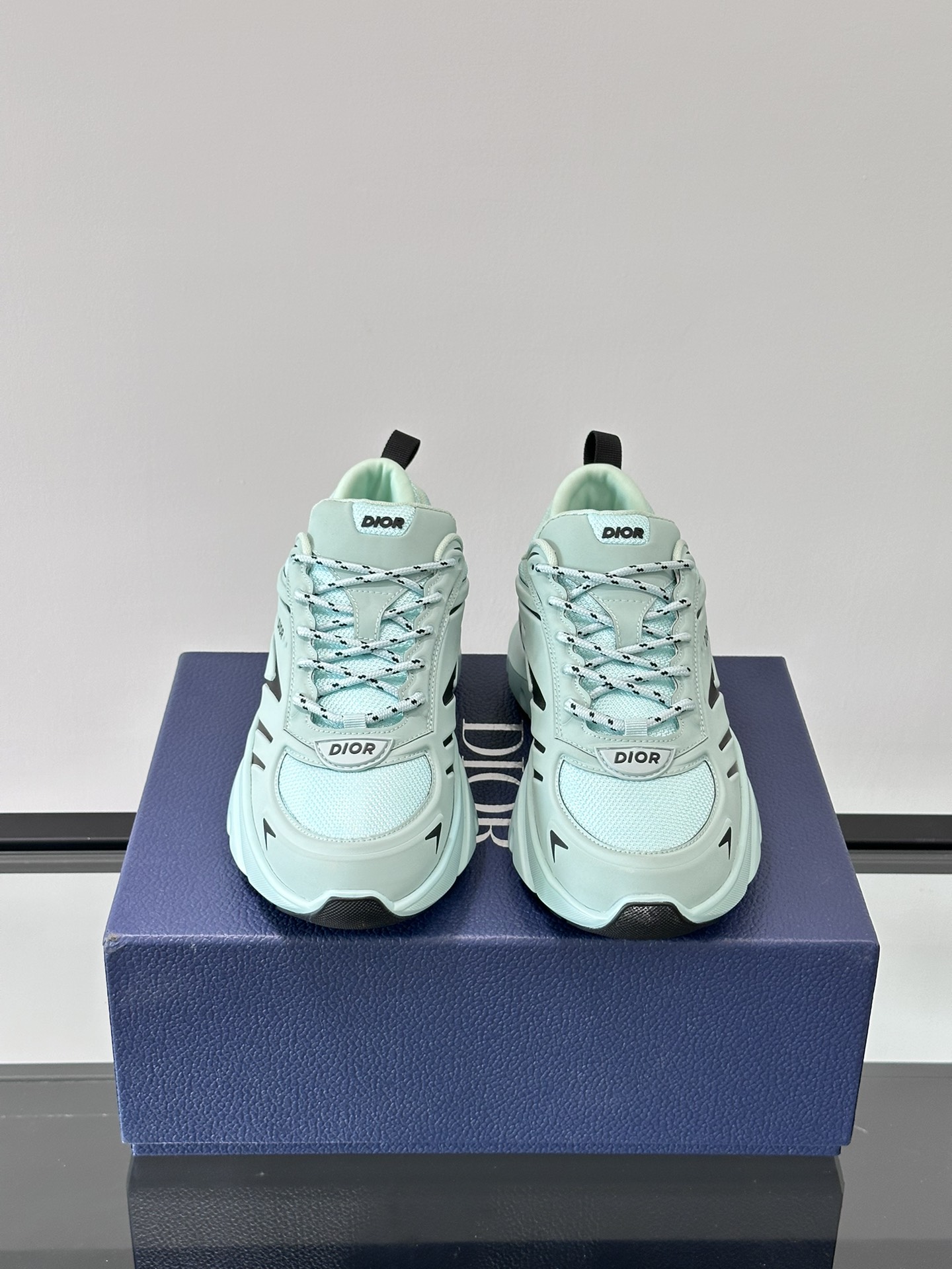 Diro Sports Sneakers